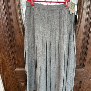 JH Collectibles Classic Gray A-Line Skirt
